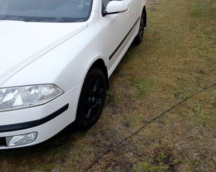 Белый Шкода Октавия, объемом двигателя 2 л и пробегом 250 тыс. км за 4450 $, фото 1 на Automoto.ua