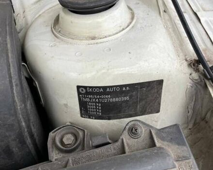 Белый Шкода Октавия, объемом двигателя 1.6 л и пробегом 250 тыс. км за 5700 $, фото 3 на Automoto.ua