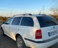 Білий Шкода Октавія, об'ємом двигуна 1.6 л та пробігом 212 тис. км за 6000 $, фото 1 на Automoto.ua