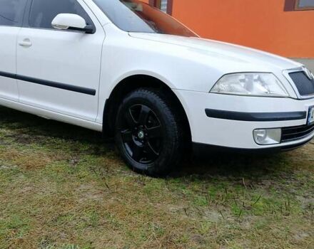 Белый Шкода Октавия, объемом двигателя 2 л и пробегом 250 тыс. км за 4450 $, фото 6 на Automoto.ua