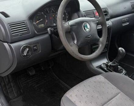 Белый Шкода Октавия, объемом двигателя 2 л и пробегом 300 тыс. км за 2150 $, фото 10 на Automoto.ua