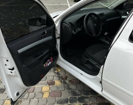 Белый Шкода Октавия, объемом двигателя 1.9 л и пробегом 230 тыс. км за 7000 $, фото 8 на Automoto.ua