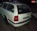 Белый Шкода Октавия, объемом двигателя 1.6 л и пробегом 100 тыс. км за 2100 $, фото 1 на Automoto.ua