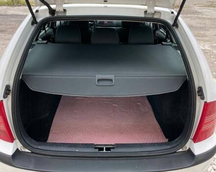 Белый Шкода Октавия, объемом двигателя 1.6 л и пробегом 250 тыс. км за 5700 $, фото 5 на Automoto.ua