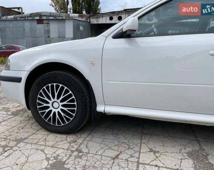 Белый Шкода Октавия, объемом двигателя 1.6 л и пробегом 250 тыс. км за 5700 $, фото 11 на Automoto.ua