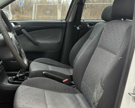 Белый Шкода Октавия, объемом двигателя 2 л и пробегом 300 тыс. км за 2150 $, фото 9 на Automoto.ua