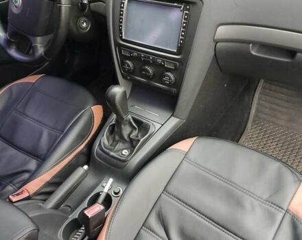 Белый Шкода Октавия, объемом двигателя 2 л и пробегом 250 тыс. км за 4450 $, фото 16 на Automoto.ua