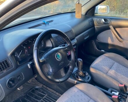 Білий Шкода Октавія, об'ємом двигуна 1.6 л та пробігом 212 тис. км за 6000 $, фото 5 на Automoto.ua