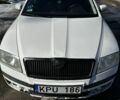 Белый Шкода Октавия, объемом двигателя 1.8 л и пробегом 2 тыс. км за 2100 $, фото 1 на Automoto.ua
