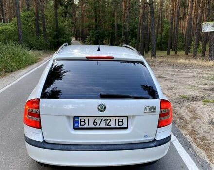 Белый Шкода Октавия, объемом двигателя 1.6 л и пробегом 248 тыс. км за 6300 $, фото 4 на Automoto.ua