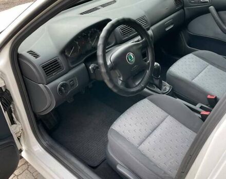 Белый Шкода Октавия, объемом двигателя 1.6 л и пробегом 250 тыс. км за 5700 $, фото 10 на Automoto.ua