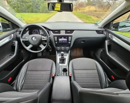 Білий Шкода Октавія, об'ємом двигуна 2 л та пробігом 284 тис. км за 2319 $, фото 5 на Automoto.ua