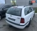 Белый Шкода Октавия, объемом двигателя 1.6 л и пробегом 220 тыс. км за 1800 $, фото 2 на Automoto.ua