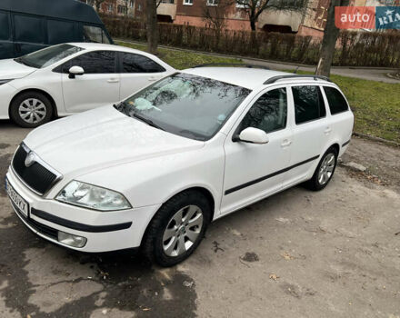 Белый Шкода Октавия, объемом двигателя 1.97 л и пробегом 228 тыс. км за 7200 $, фото 1 на Automoto.ua