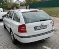 Белый Шкода Октавия, объемом двигателя 1.6 л и пробегом 126 тыс. км за 6000 $, фото 3 на Automoto.ua