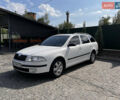 Белый Шкода Октавия, объемом двигателя 1.6 л и пробегом 307 тыс. км за 5500 $, фото 1 на Automoto.ua