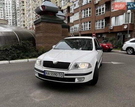 Белый Шкода Октавия, объемом двигателя 1.6 л и пробегом 307 тыс. км за 5500 $, фото 1 на Automoto.ua