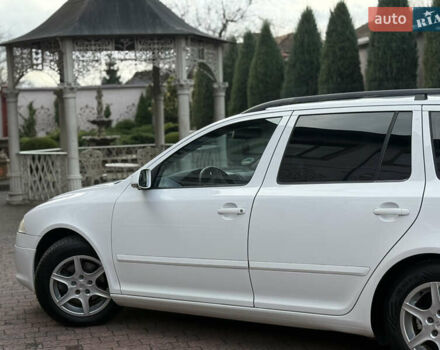 Білий Шкода Октавія, об'ємом двигуна 1.6 л та пробігом 245 тис. км за 6900 $, фото 36 на Automoto.ua