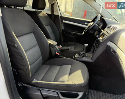 Белый Шкода Октавия, объемом двигателя 1.6 л и пробегом 310 тыс. км за 5350 $, фото 15 на Automoto.ua