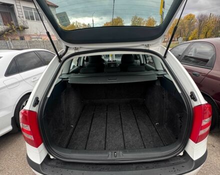 Белый Шкода Октавия, объемом двигателя 1.6 л и пробегом 161 тыс. км за 7350 $, фото 12 на Automoto.ua