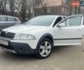 Белый Шкода Октавия, объемом двигателя 2 л и пробегом 263 тыс. км за 6200 $, фото 1 на Automoto.ua