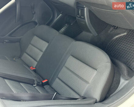 Белый Шкода Октавия, объемом двигателя 1.6 л и пробегом 245 тыс. км за 7200 $, фото 61 на Automoto.ua