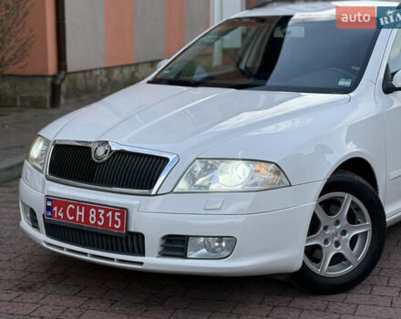 Белый Шкода Октавия, объемом двигателя 1.6 л и пробегом 245 тыс. км за 7200 $, фото 7 на Automoto.ua