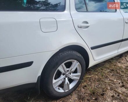 Білий Шкода Октавія, об'ємом двигуна 1.8 л та пробігом 219 тис. км за 7000 $, фото 2 на Automoto.ua