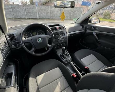 Білий Шкода Октавія, об'ємом двигуна 1.6 л та пробігом 161 тис. км за 7000 $, фото 8 на Automoto.ua