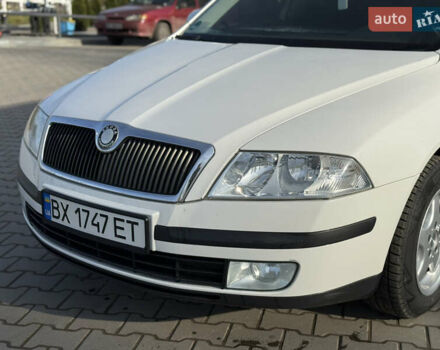 Белый Шкода Октавия, объемом двигателя 1.6 л и пробегом 310 тыс. км за 5350 $, фото 1 на Automoto.ua