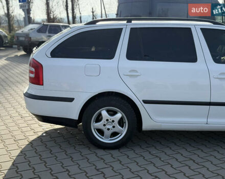Белый Шкода Октавия, объемом двигателя 1.6 л и пробегом 310 тыс. км за 5350 $, фото 5 на Automoto.ua
