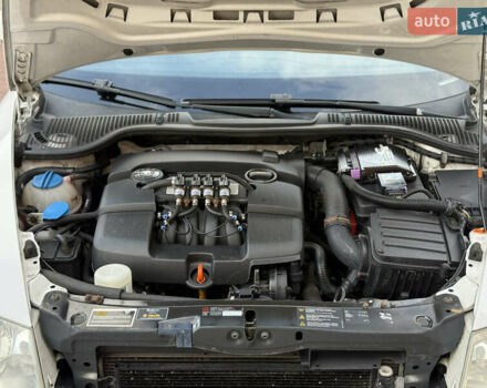 Білий Шкода Октавія, об'ємом двигуна 1.6 л та пробігом 245 тис. км за 6900 $, фото 74 на Automoto.ua