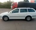 Білий Шкода Октавія, об'ємом двигуна 1.6 л та пробігом 319 тис. км за 4650 $, фото 1 на Automoto.ua
