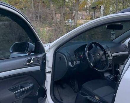 Белый Шкода Октавия, объемом двигателя 2 л и пробегом 440 тыс. км за 6000 $, фото 4 на Automoto.ua