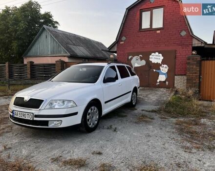 Белый Шкода Октавия, объемом двигателя 1.6 л и пробегом 307 тыс. км за 5500 $, фото 9 на Automoto.ua