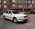 Белый Шкода Октавия, объемом двигателя 1.6 л и пробегом 303 тыс. км за 5500 $, фото 1 на Automoto.ua