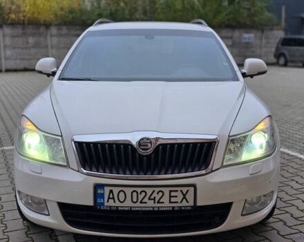 Белый Шкода Октавия, объемом двигателя 1.6 л и пробегом 268 тыс. км за 9500 $, фото 1 на Automoto.ua