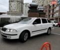 Белый Шкода Октавия, объемом двигателя 1.6 л и пробегом 307 тыс. км за 5500 $, фото 4 на Automoto.ua