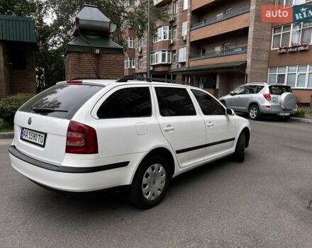 Белый Шкода Октавия, объемом двигателя 1.6 л и пробегом 307 тыс. км за 5500 $, фото 8 на Automoto.ua