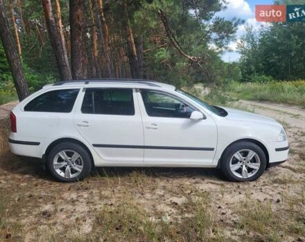 Білий Шкода Октавія, об'ємом двигуна 1.8 л та пробігом 219 тис. км за 7000 $, фото 1 на Automoto.ua