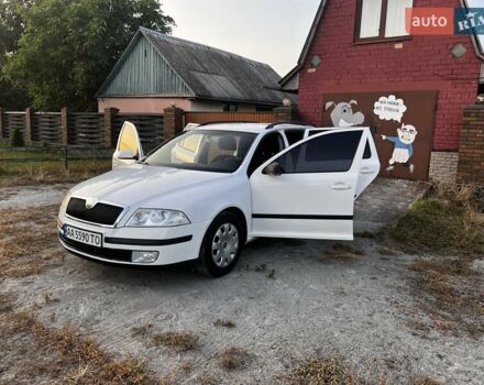 Белый Шкода Октавия, объемом двигателя 1.6 л и пробегом 307 тыс. км за 5500 $, фото 18 на Automoto.ua