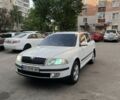 Белый Шкода Октавия, объемом двигателя 2 л и пробегом 227 тыс. км за 5300 $, фото 1 на Automoto.ua