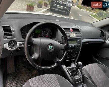 Белый Шкода Октавия, объемом двигателя 1.6 л и пробегом 307 тыс. км за 5500 $, фото 25 на Automoto.ua