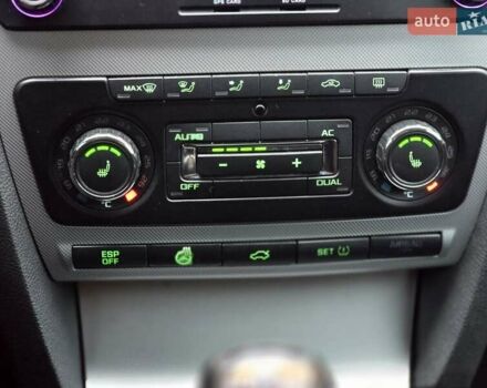 Белый Шкода Октавия, объемом двигателя 1.6 л и пробегом 268 тыс. км за 9500 $, фото 8 на Automoto.ua