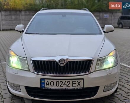 Белый Шкода Октавия, объемом двигателя 1.6 л и пробегом 268 тыс. км за 9500 $, фото 1 на Automoto.ua