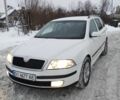 Білий Шкода Октавія, об'ємом двигуна 2 л та пробігом 23 тис. км за 6500 $, фото 2 на Automoto.ua