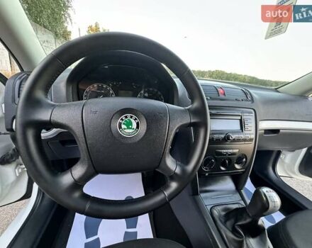 Білий Шкода Октавія, об'ємом двигуна 1.98 л та пробігом 257 тис. км за 6500 $, фото 6 на Automoto.ua