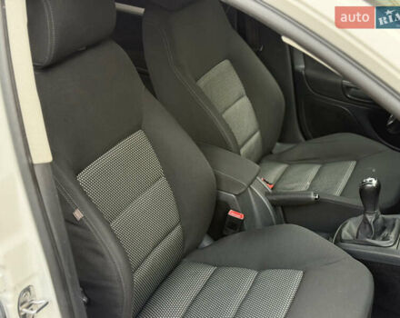 Білий Шкода Октавія, об'ємом двигуна 1.6 л та пробігом 245 тис. км за 6900 $, фото 57 на Automoto.ua