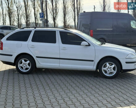 Белый Шкода Октавия, объемом двигателя 1.6 л и пробегом 310 тыс. км за 5350 $, фото 12 на Automoto.ua