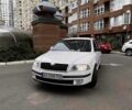 Белый Шкода Октавия, объемом двигателя 1.6 л и пробегом 303 тыс. км за 5500 $, фото 2 на Automoto.ua